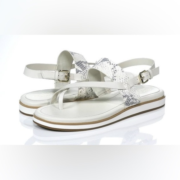 Cole Haan Shoes - Women’s COLE HAAN Grand Series Mandy thong flat leather sandals- Size 10